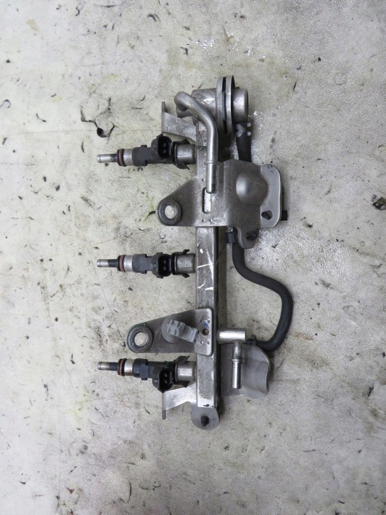 фото №1, Молдинг впрыскная форсунки clio iv 0.9 166008740r