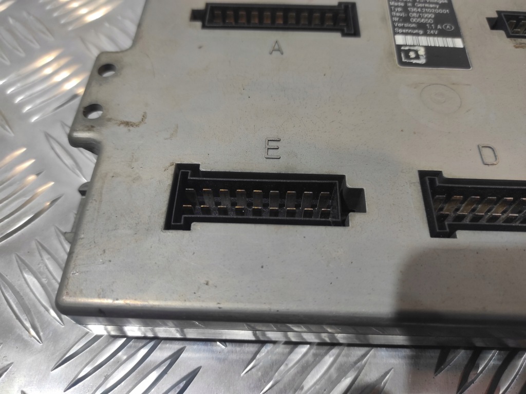 Блок управления mux2-b vdo ag d-78052 1364.21020001 версия 1.1 a nr.005650 Недорого