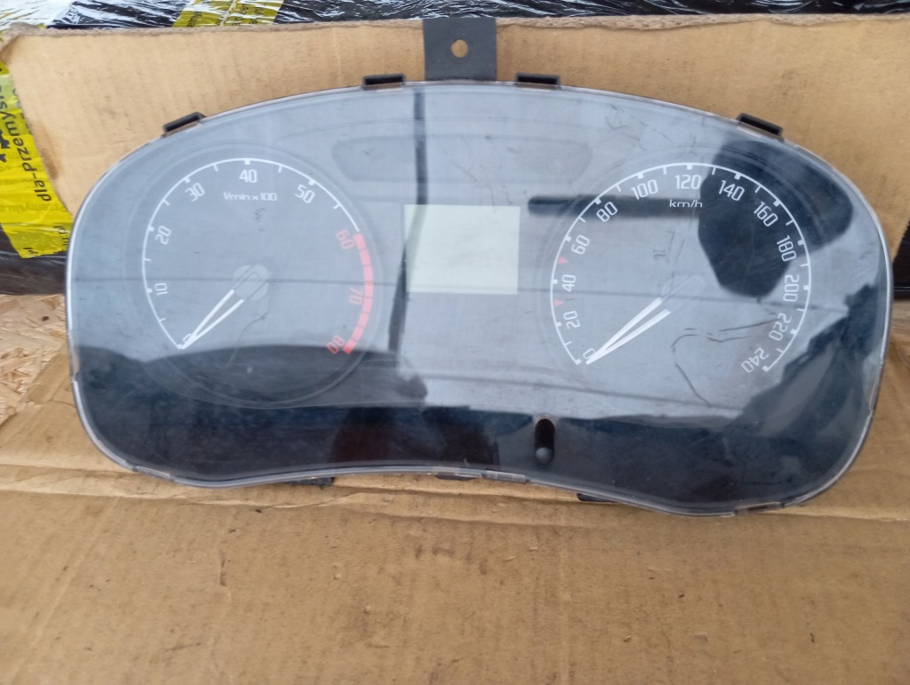 фото №1, Skoda fabia ii счетчик приборы спидометр 5j0920801b