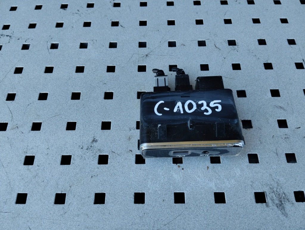 фото №1, Роз'єм port aux usb alfa romeo stelvio 0156124210