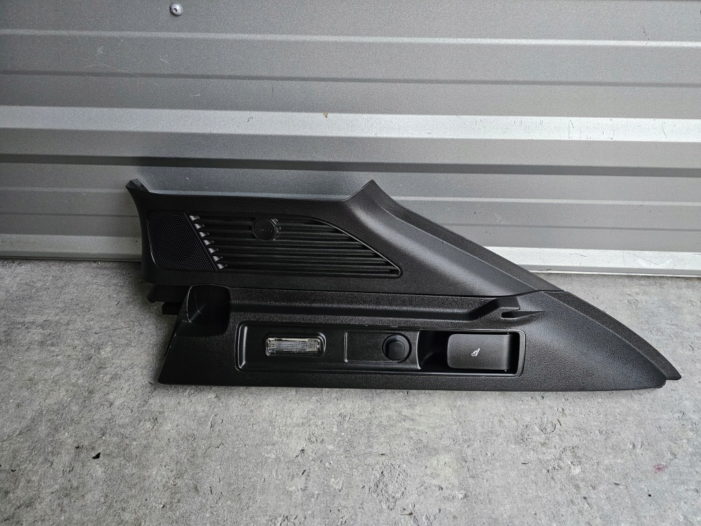 фото №1, Alfa romeo stelvio dekor молдинг обшивка багажника правий