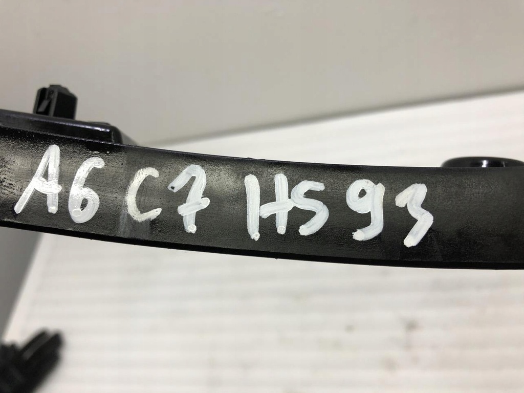 фото №8, Направляющая бампера правый задняя 4g9807454e audi a6 c7