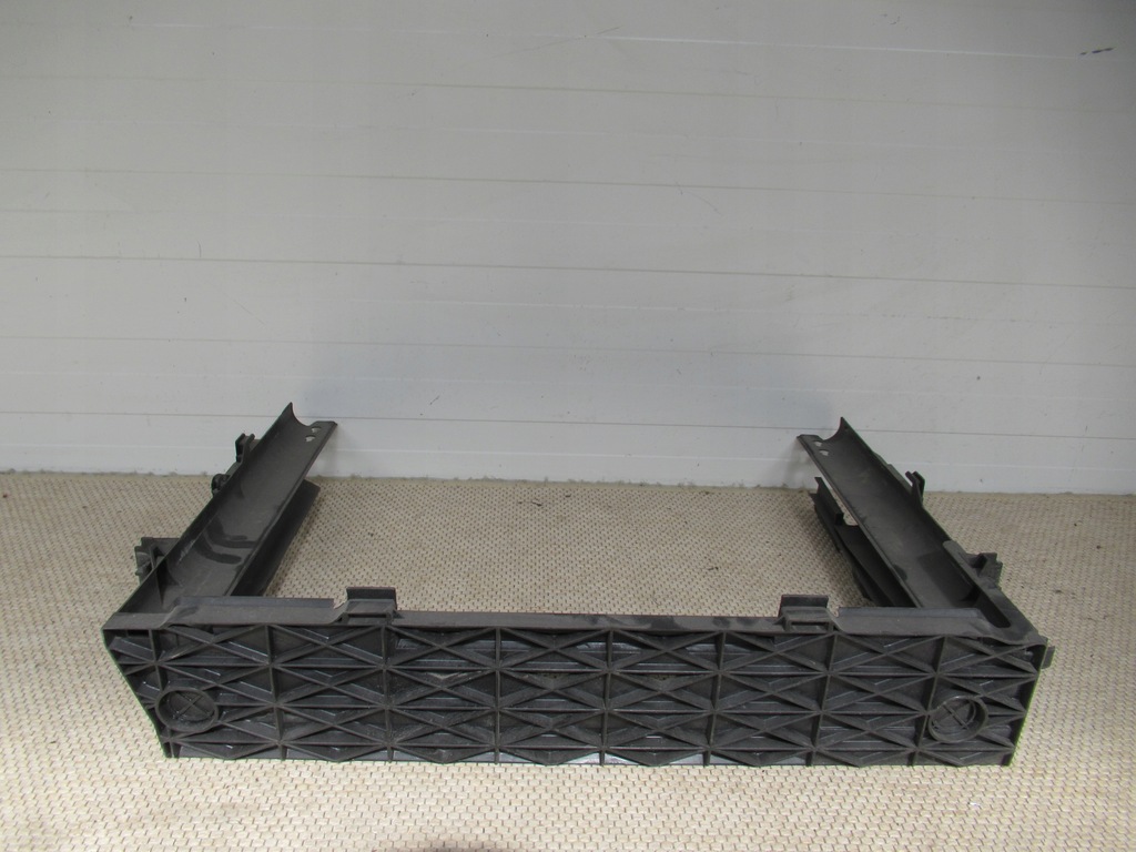 фото №1, Радиатор корпус bmw e60 e61