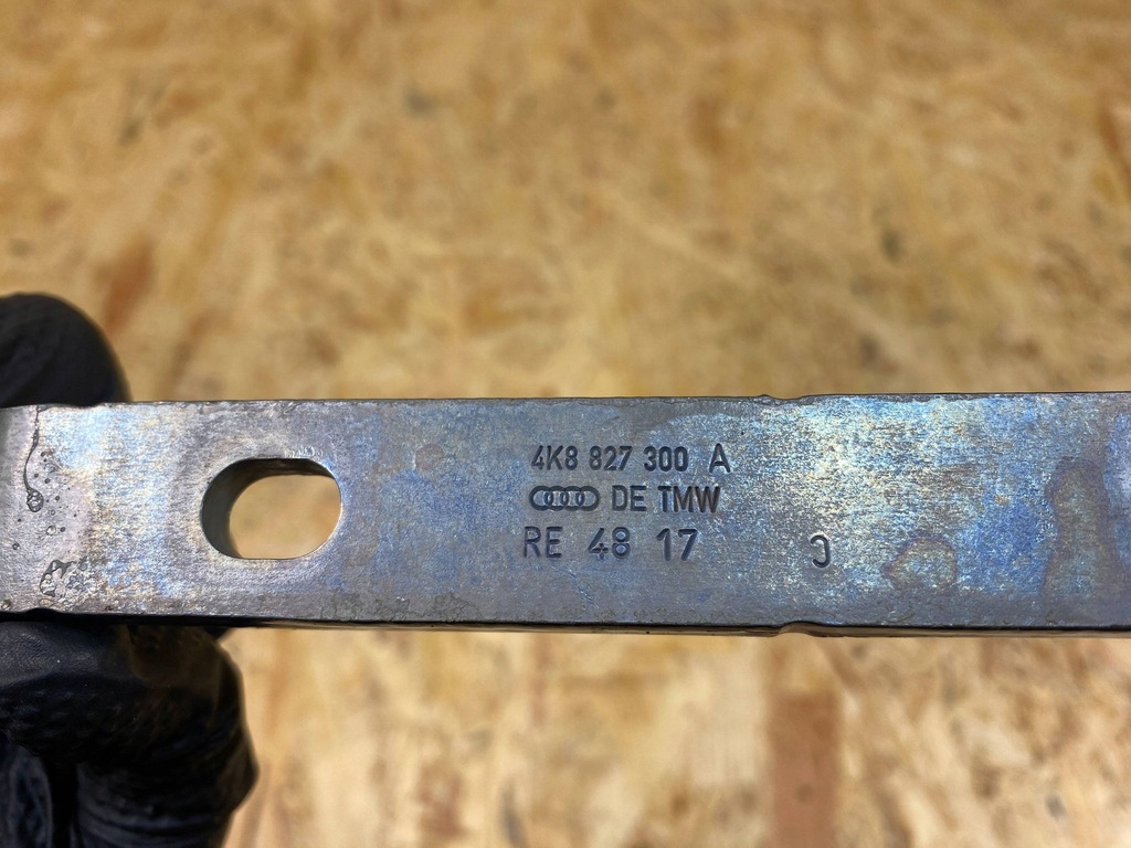 фото №10, Кронштейн петля крышки задняя задний правый audi a7 c8 4k 4k8827300a 2018-