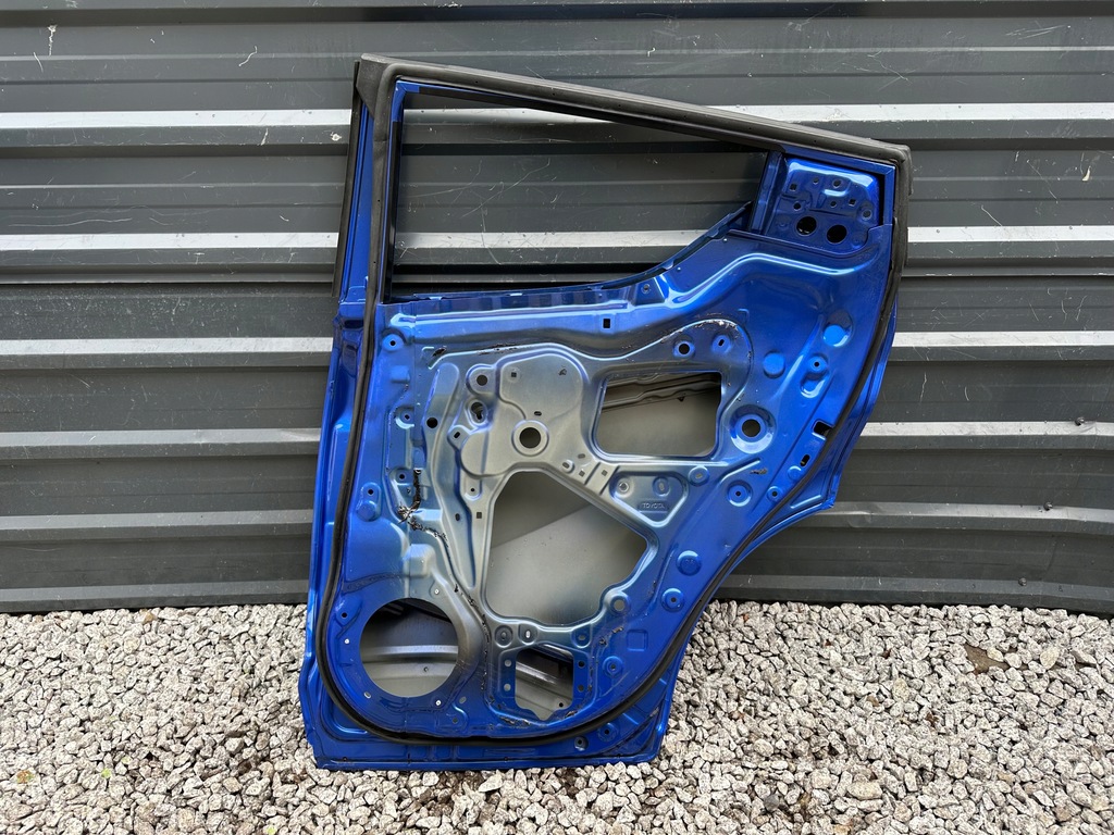 фото №13, Toyota chr c-hr 16r- дверь правое задние правый задняя