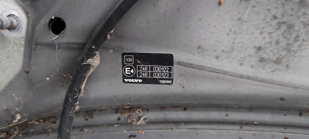 фото №12, Капот volvo v50 s40 нет znam код лак