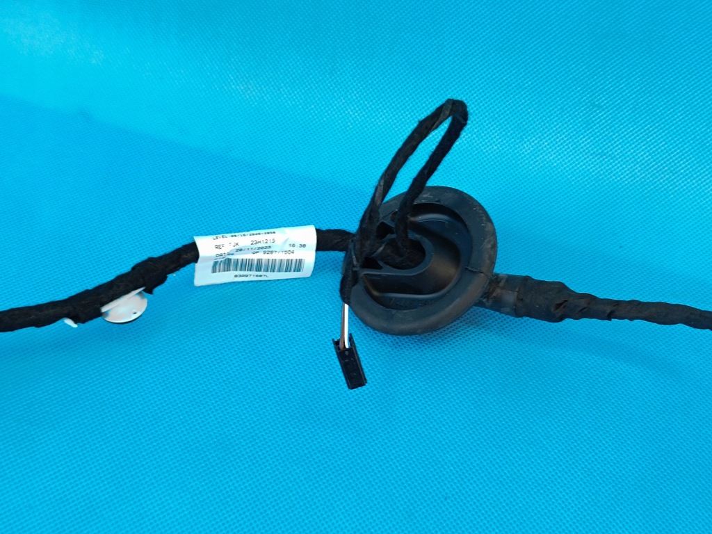 фото №12, Audi q3 f3 sportback 1.4 tsi 110kw 2024r джгут двері лівий задня 83a971687l