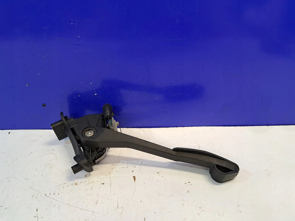 фото №1, Volvo v70 2005 педалі