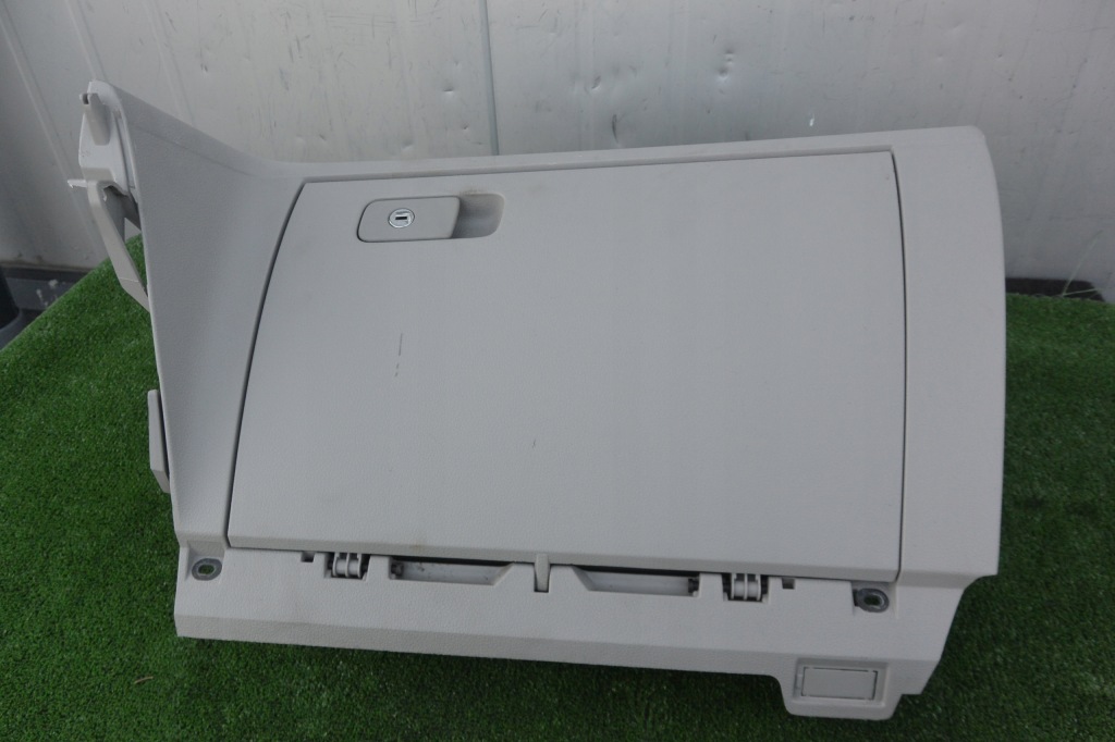 фото №1, Бардачок пасажира szary vw passat b7 usa