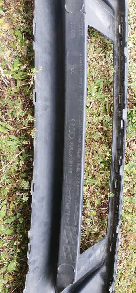 Диффузор накладка бампера задняя заднего задняя спойлер audi a3 8v 8v5807521ae Оригинал