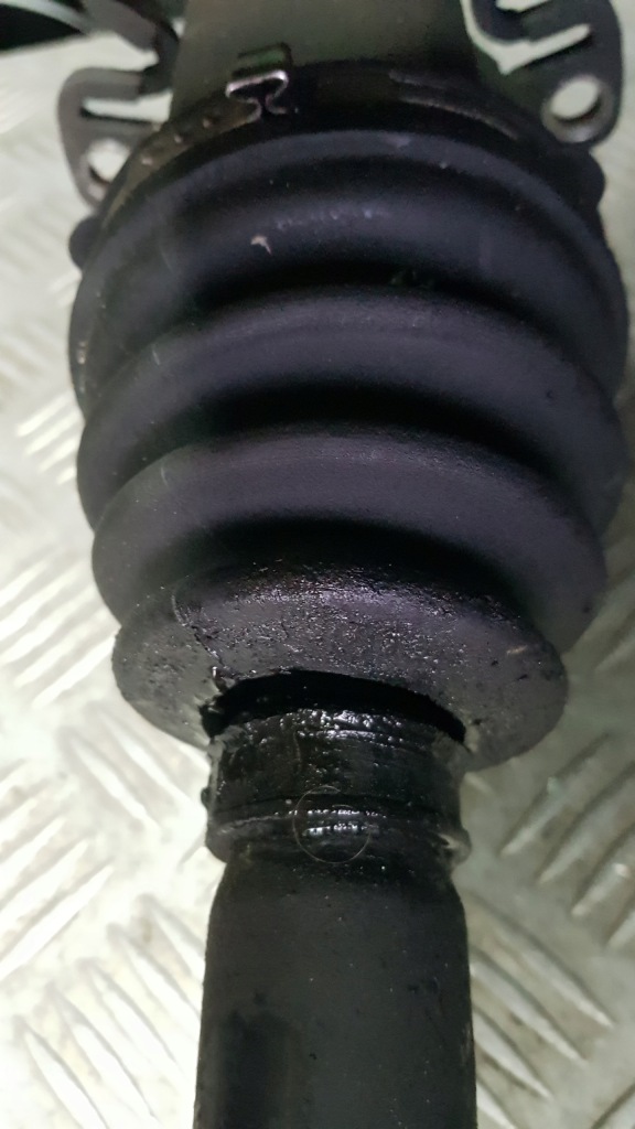 Audi a8 d3 3.0 tdi приводной вал правый  перед 4e0407272p в Украине