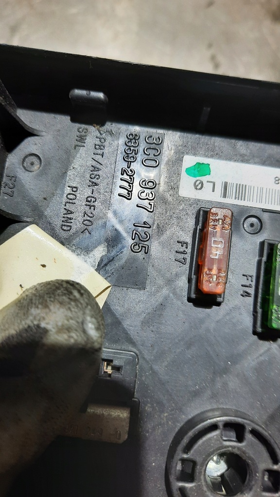 фото №4, Коробка запобіжників 3c0937125 vw passat b6