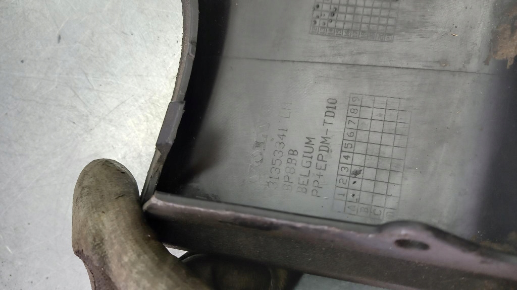 фото №9, Решітка бампера ліва volvo v40 cc 31353341