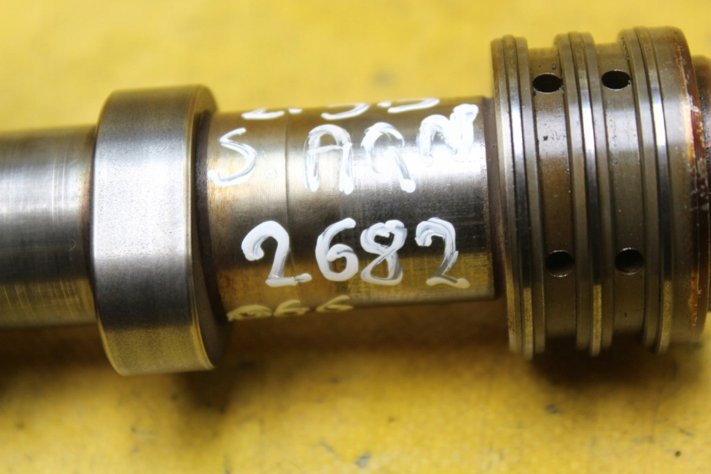 фото №16, Вал впускний  066102c toledo ii 2.3 b aqn 6101r0h