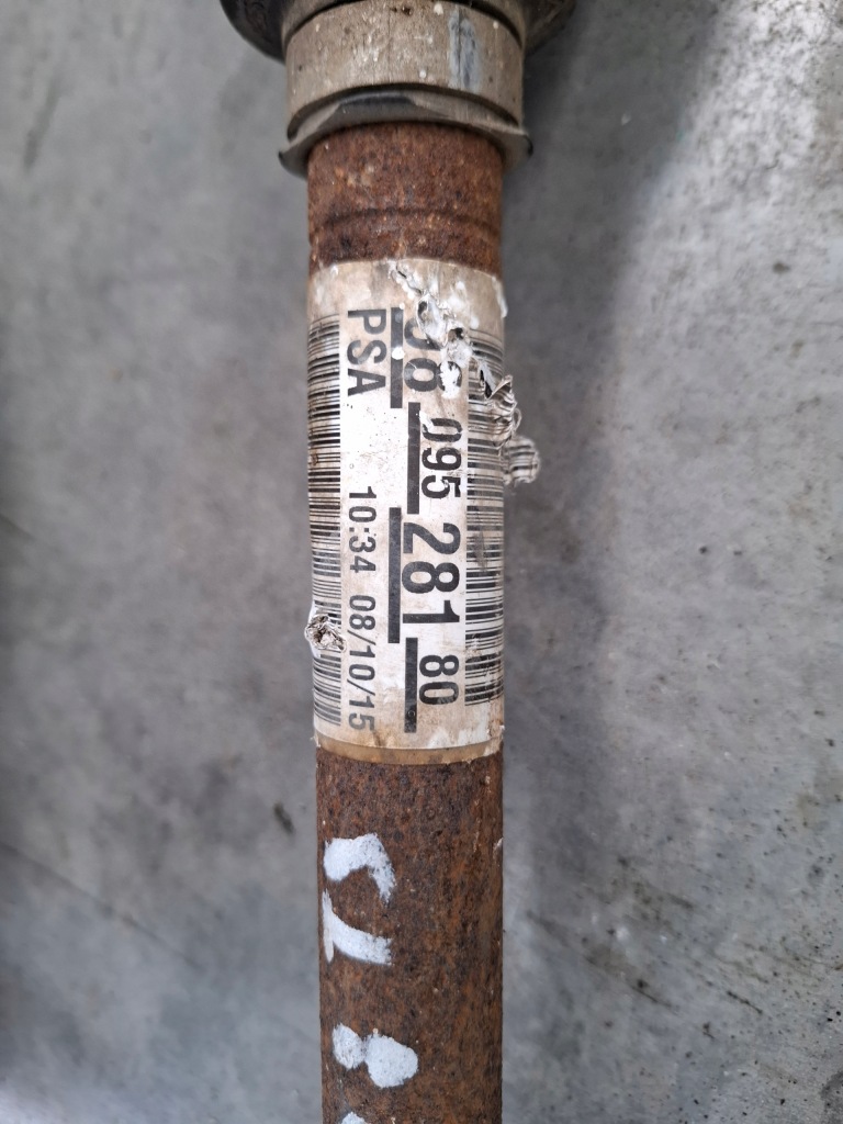 Привідний вал peugeot 308 1.2 b ліва права в Україні