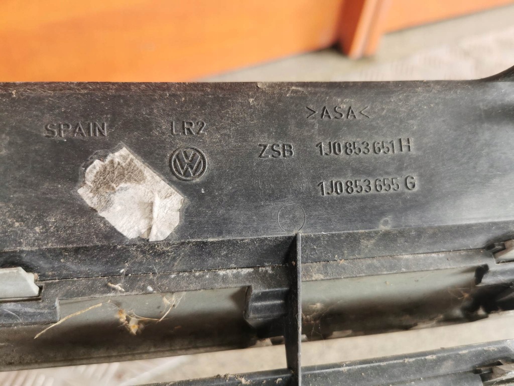 фото №6, Решётка радиатора решётка радиатора vw golf iv оригинальный номер 1j0853655g