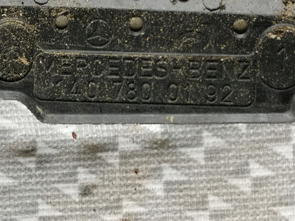 фото №5, Защита резиновый элемент люк правая левая mercedes w126 w140 1407800292 1407800192