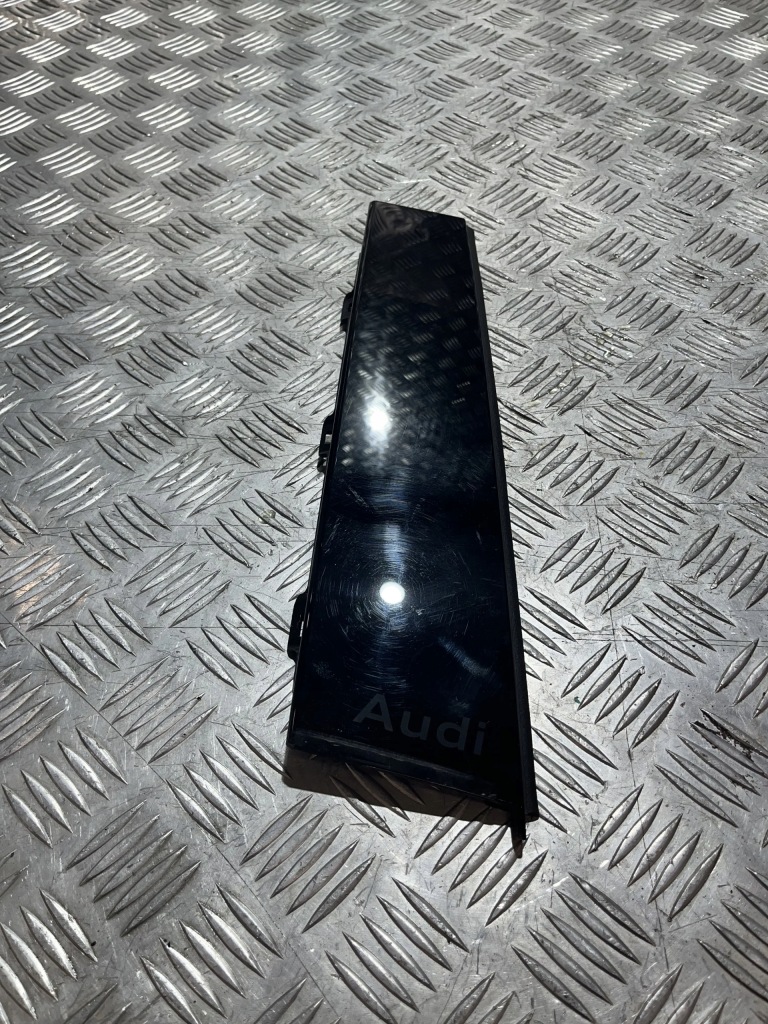 фото №1, Молдинг дверь задняя правая audi a3 8y 20- 8y0839902