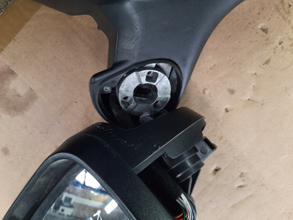 Купити Renault austral 1.2 e-tech дзеркало правий перед 16pin камера