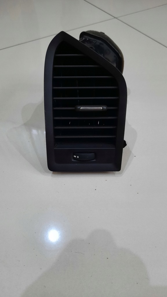 фото №1, Решётка обдув правая volvo xc60 i europa