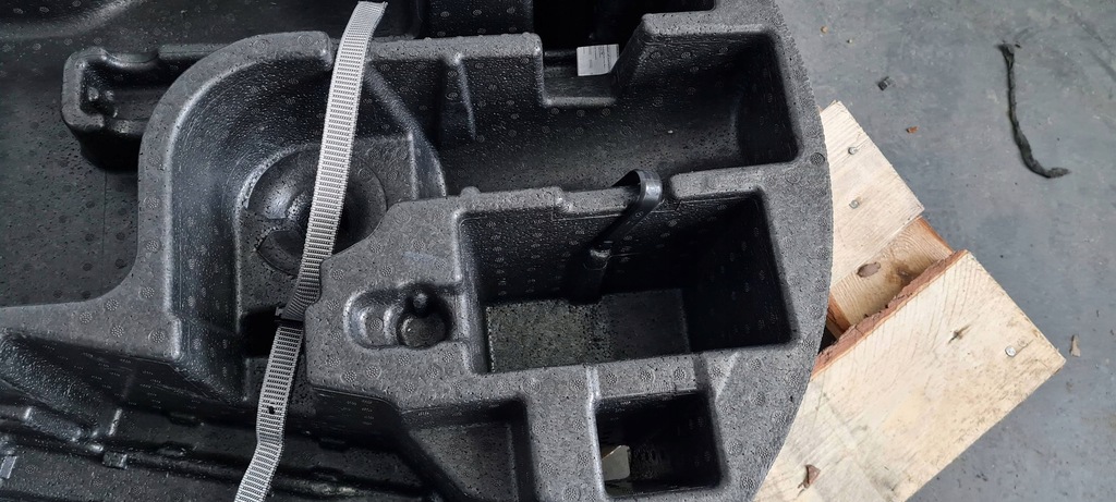 фото №8, Sq8 4m rsq8 q8 пена багажника колеса запасного задняя 24r 4m8012109c