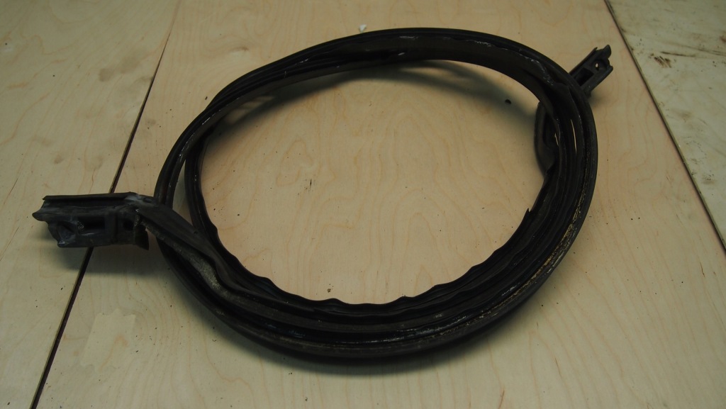 фото №5, Mercedes slk r170 прокладка кришки багажника