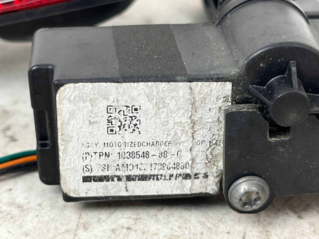 Крышка разъём зарядки tesla model x 103854888g Киев