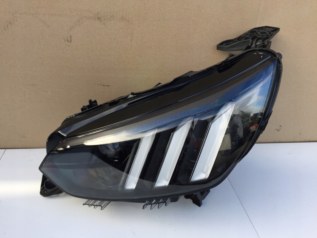 Peugeot 2008 2 n m фара фара ліва perfekt Ціна