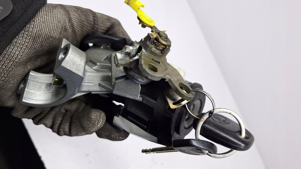 фото №10, Замок зажигания ключ toyota yaris i