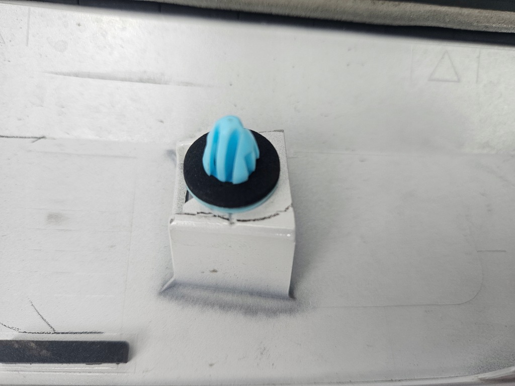 фото №13, Mazda cx5 cx-5 ii 2017 - накладка молдинг крышки багажника задняя kb7w-50811