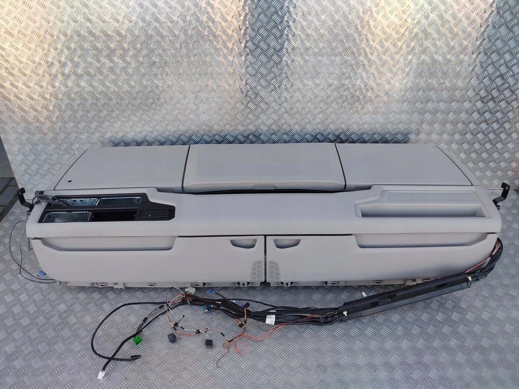 фото №1, Полка приборная панель верхний scania ntg