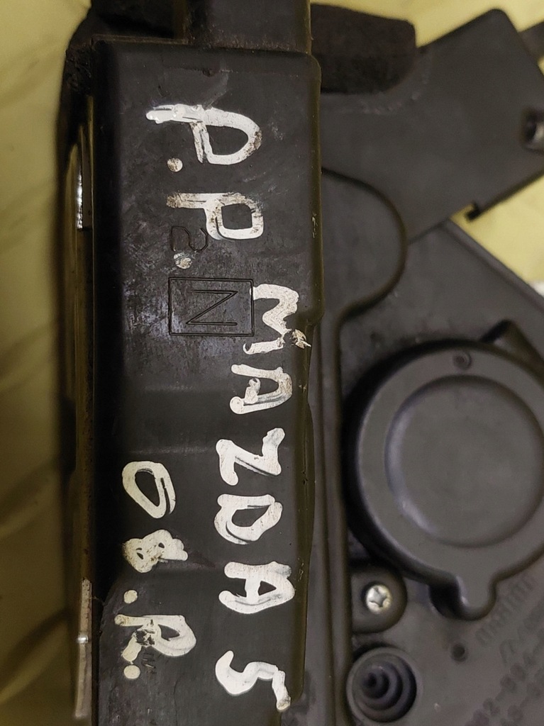 фото №7, Mazda 5 lift замок дверь правый перед