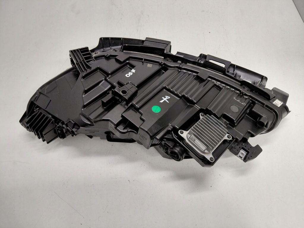 Tesla model 3 2 23- full led фара правый Оригинал