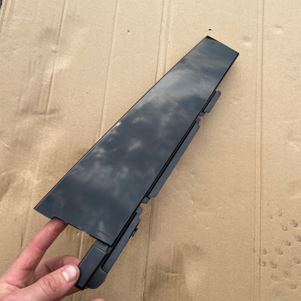 фото №4, Ford mustang mach-e молдинг двері задня лівий lj8b-r254a41-abw