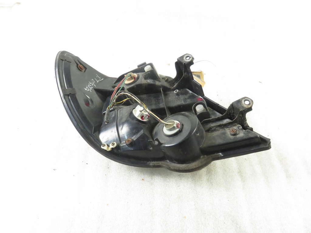 фото №10, Лампа правая задняя subaru impreza ii kombi lift gg