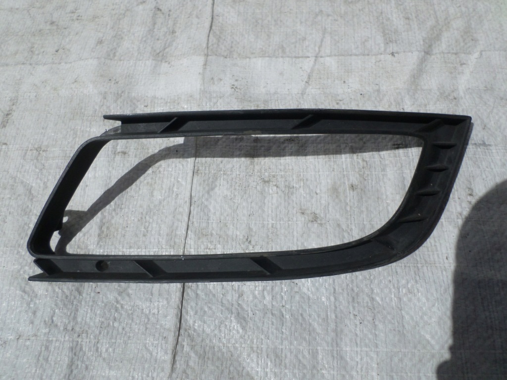 фото №1, Решітка протитуманної фари права skoda superb ii lift