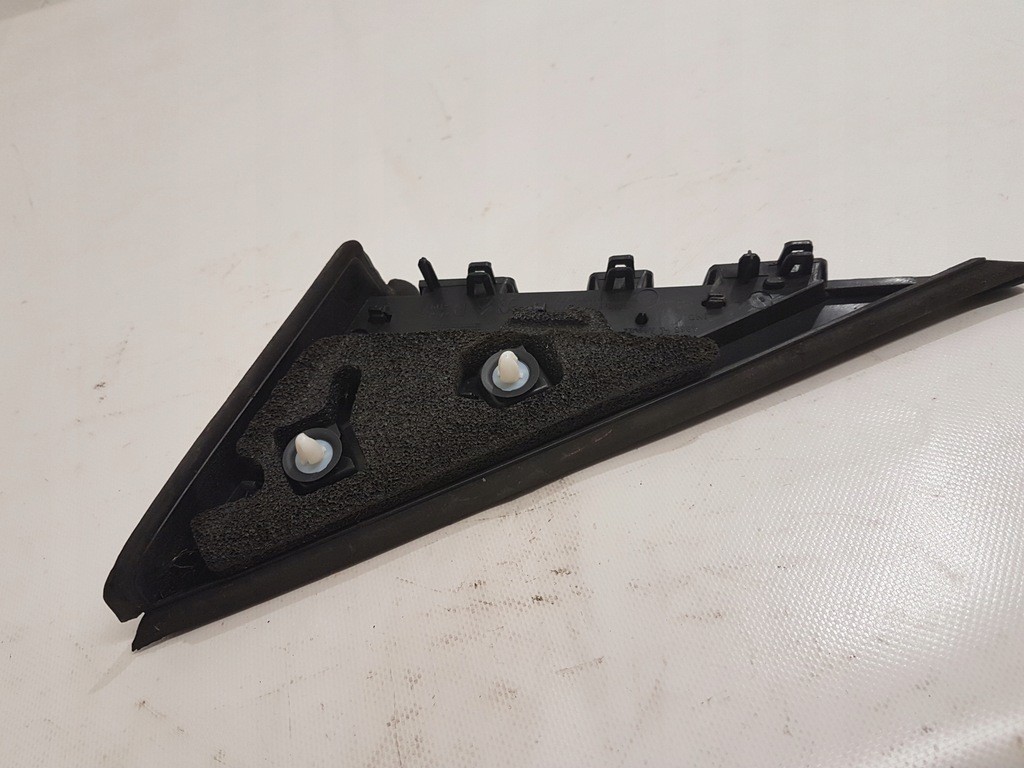 фото №7, Peugeot 5008 i заглушка трикутник крила правий