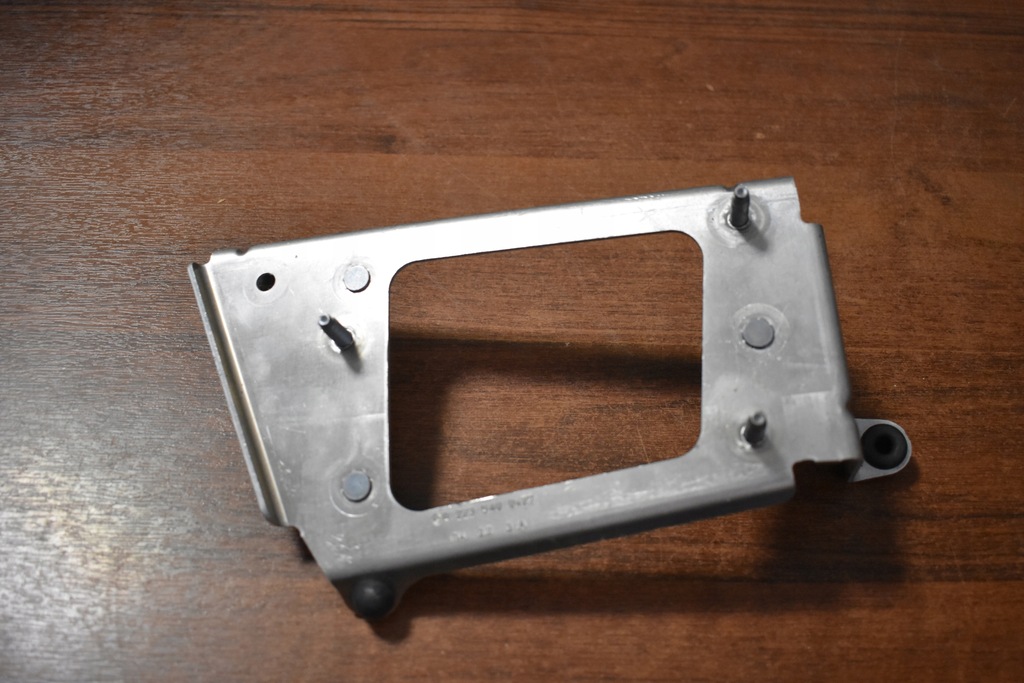 фото №3, Idealny кронштейн радара mercedes w223 1