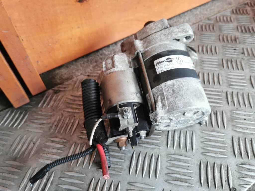 Стартер renault оригинальный номер 233000779r Доставка