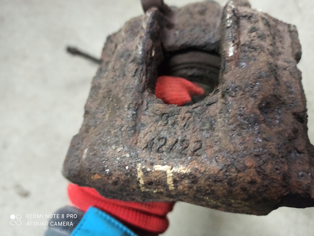 фото №4, Супорт лівий задня задній 2.0 d m47 bmw x3 e83