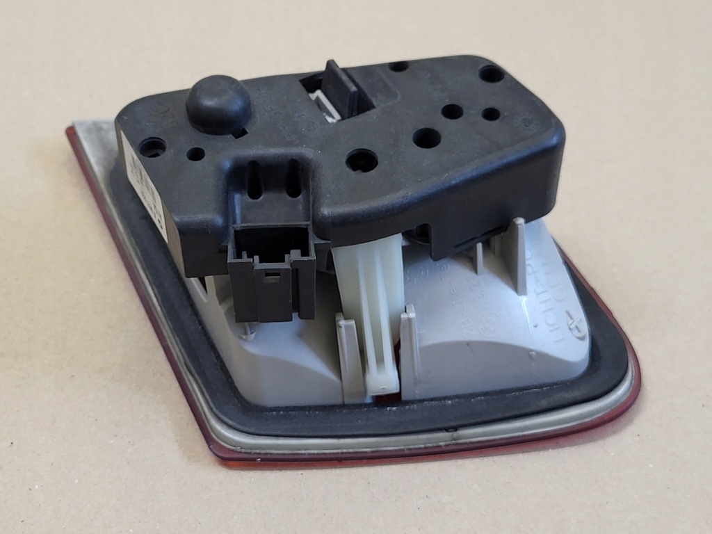 фото №10, Лампа w крышка задняя левая задняя bmw 3 e46 комплектная вкладыш оригинальный номер eu