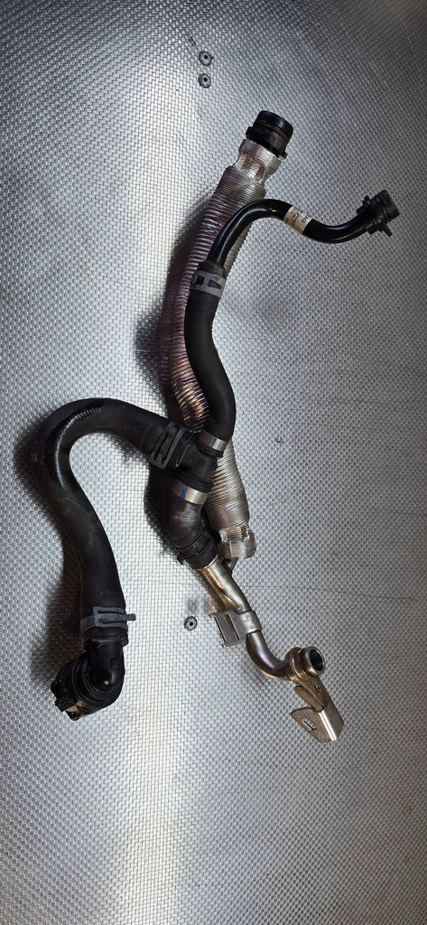 фото №1, Audi s3 8y 2.0 tfsi dnf sportback шланг wąż трубка wody 06q121497d