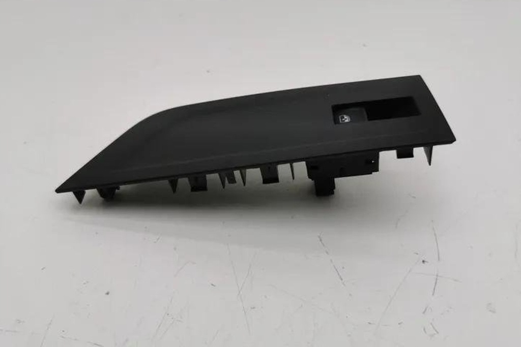 фото №7, Кнопка управление окон задних правых дверь skoda octavia i 1u2