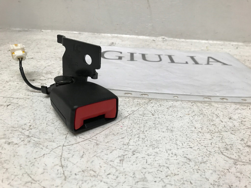 фото №1, Alfa romeo giulia клипса поперечина задняя правая замок демонтаж oryg