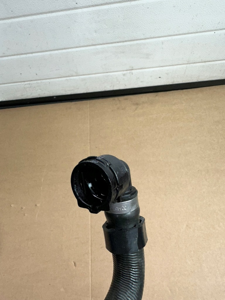 Шланг жидкость охлаждающий, трубка воды mercedes eqa w243, h243 в Украине