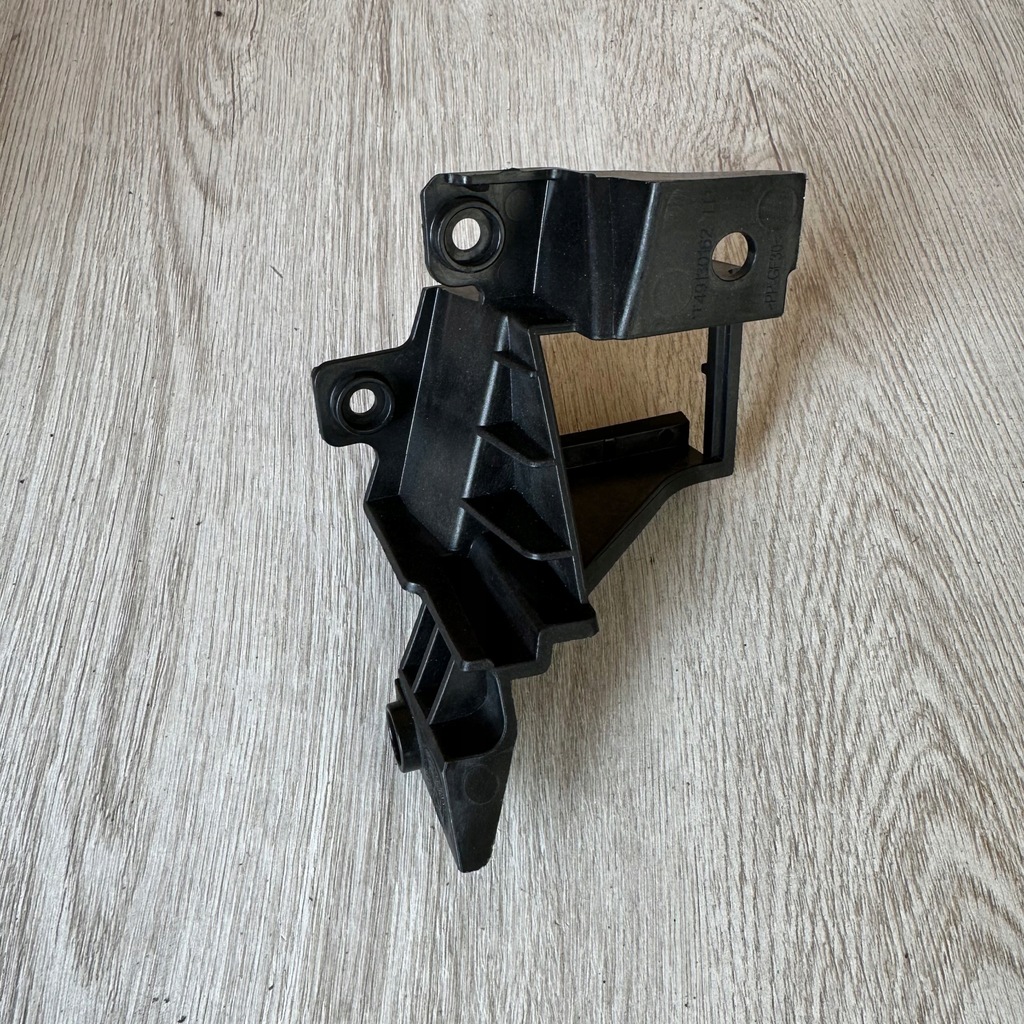 фото №1, Кронштейн лампы правый alfa romeo stelvio