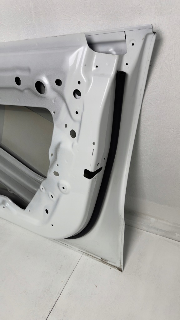 Tesla model y дверь передние перед правый Оригинал