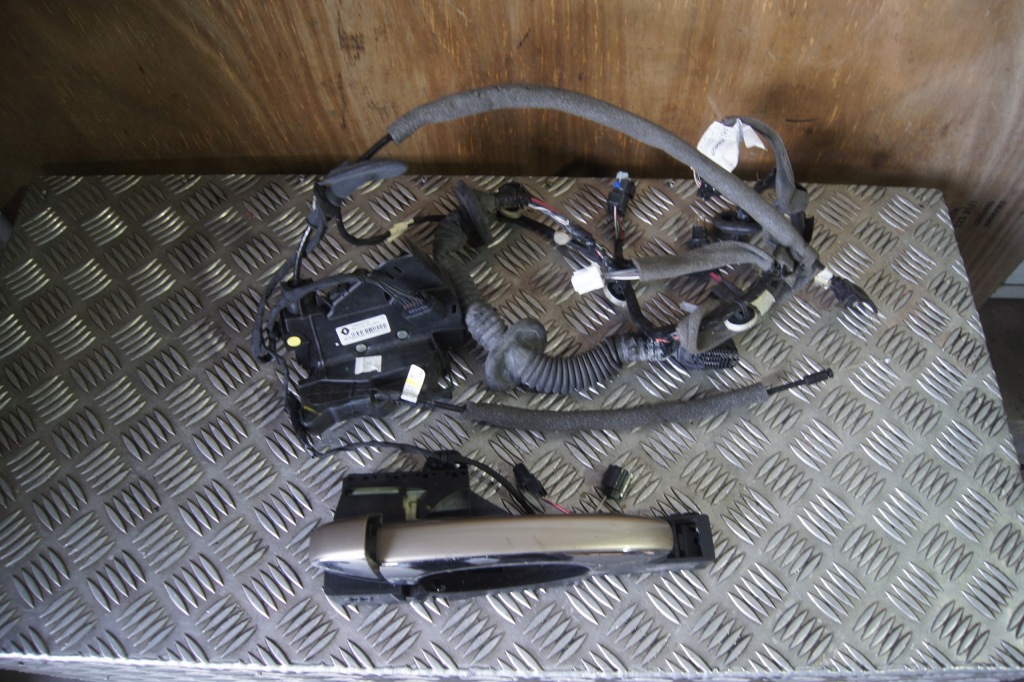 фото №1, Замок електропроводка ручка лівий задня megane iv