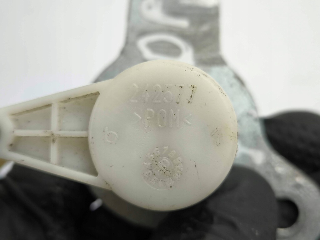 фото №6, Maserati quattroporte 2008 вкладка замка 242377