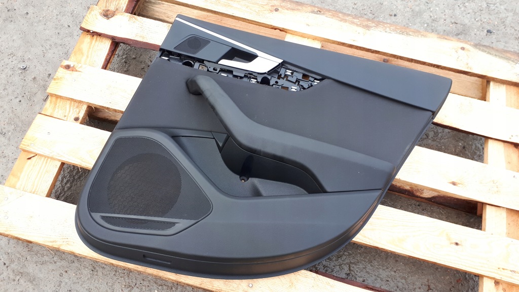 фото №1, A4 b9 lift обшивка оббивка двері правий задня